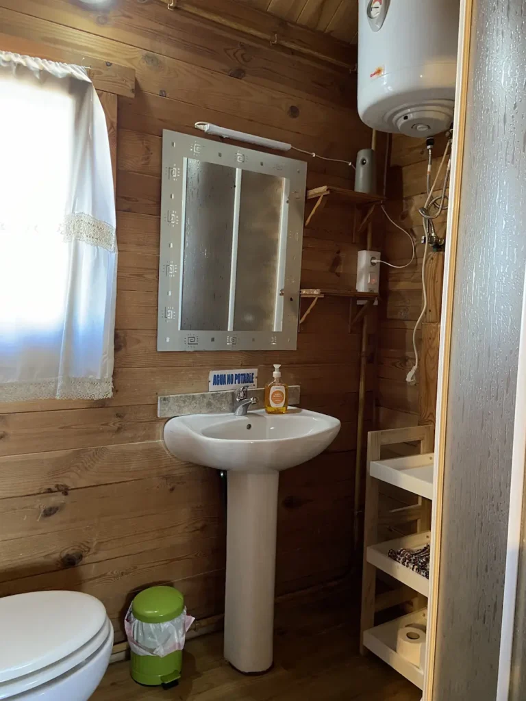 Baño de Cabaña Bañuelos